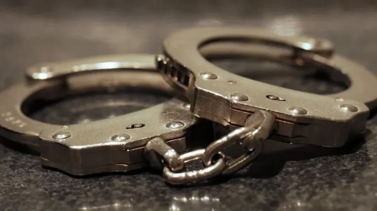 منطقة السيجومي: الأمن يداهم منزلاً ويطيح بمروّج خمور